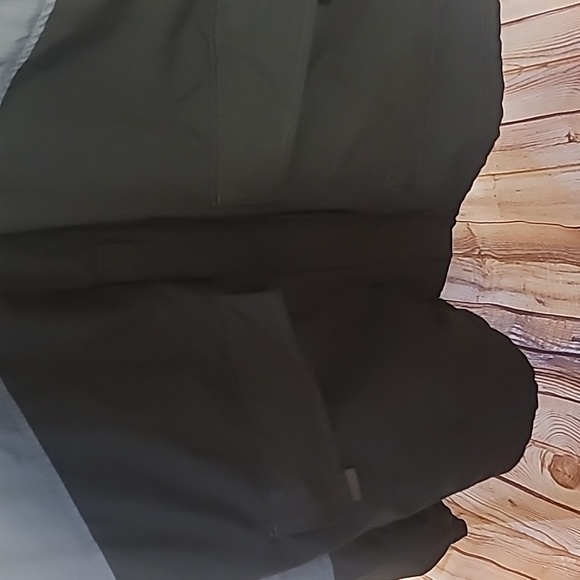 Nice Men's puffer adidas coat large - Picture 2 of 9